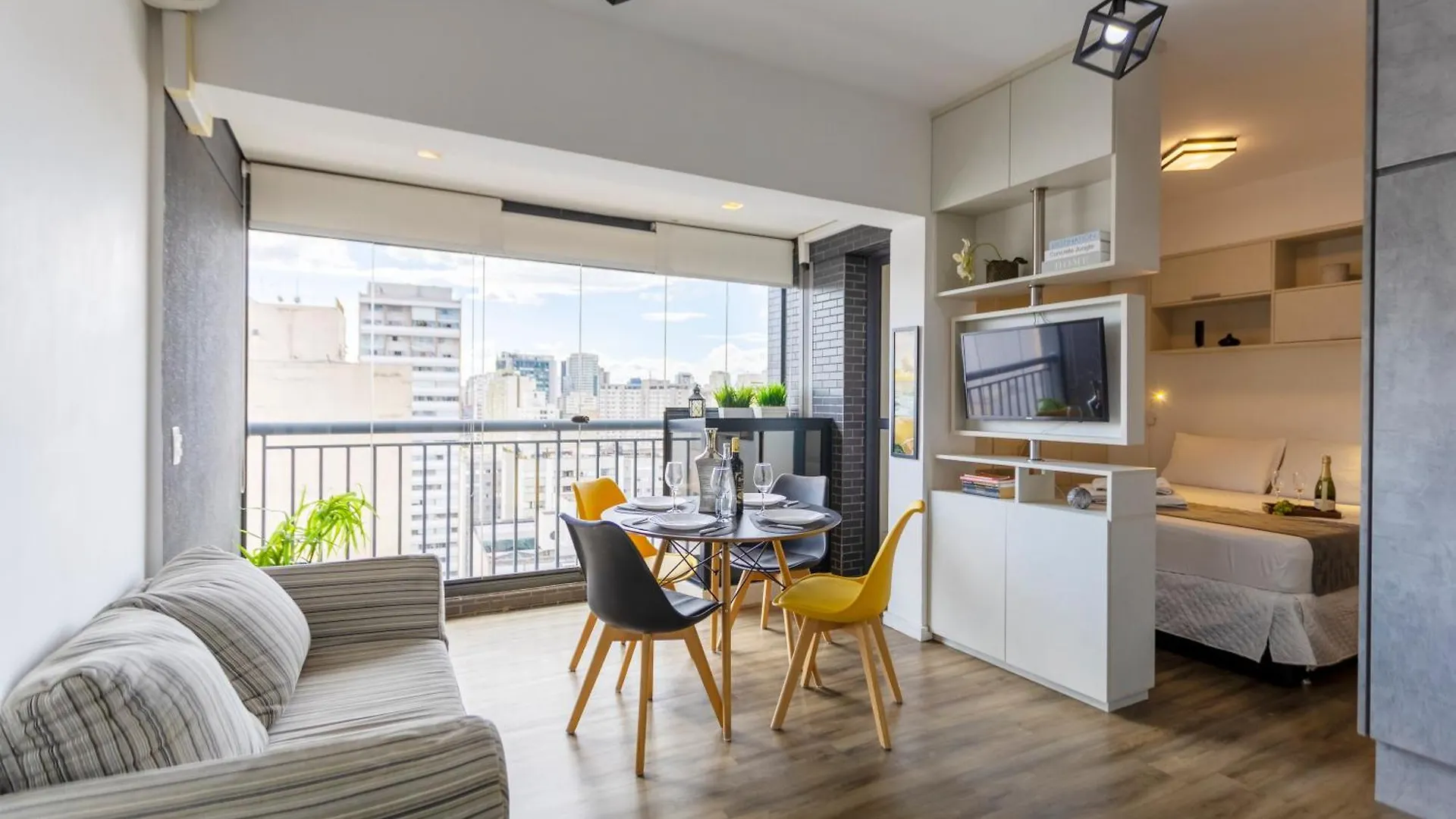 Apartamentos Na Bela Vista Com Piscina E Vaga De Garagem São Paulo