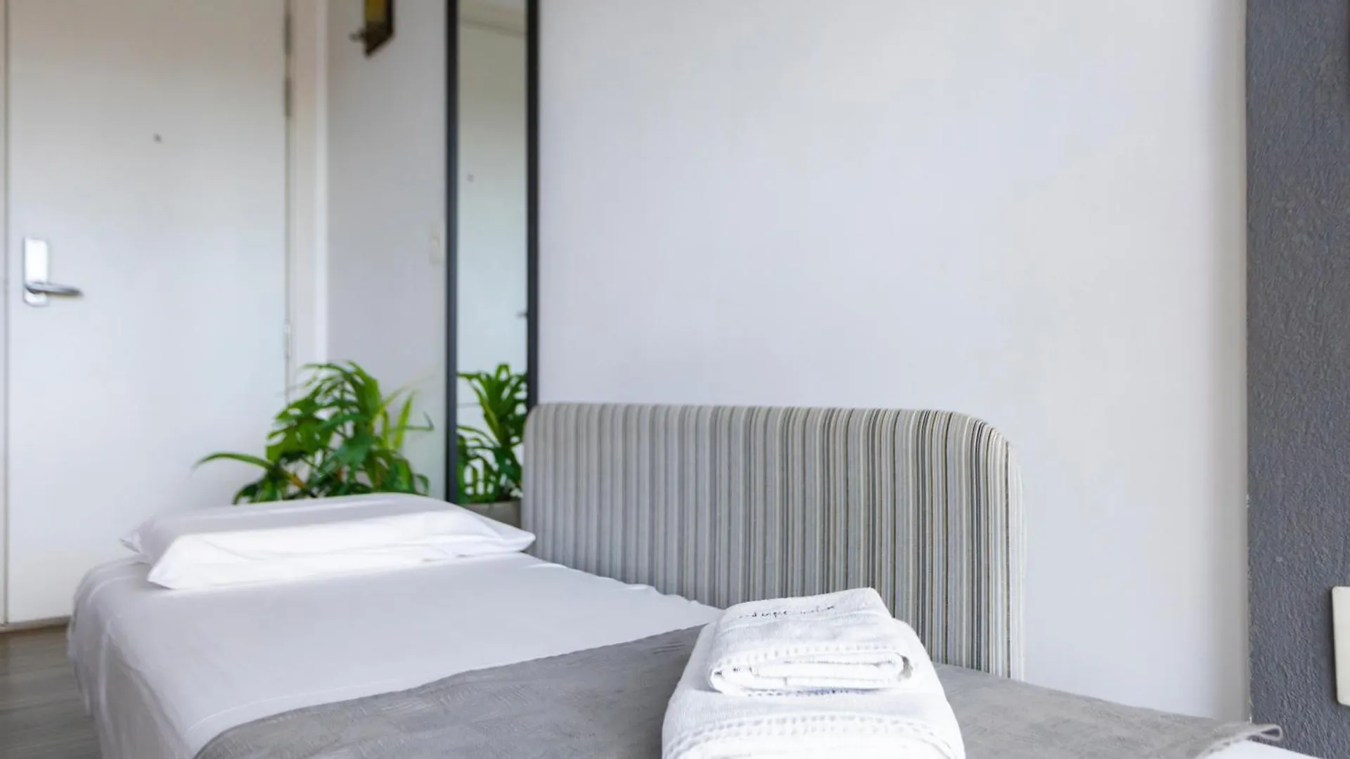 Apartamentos Na Bela Vista Com Piscina E Vaga De Garagem Sao Paulo Brazil