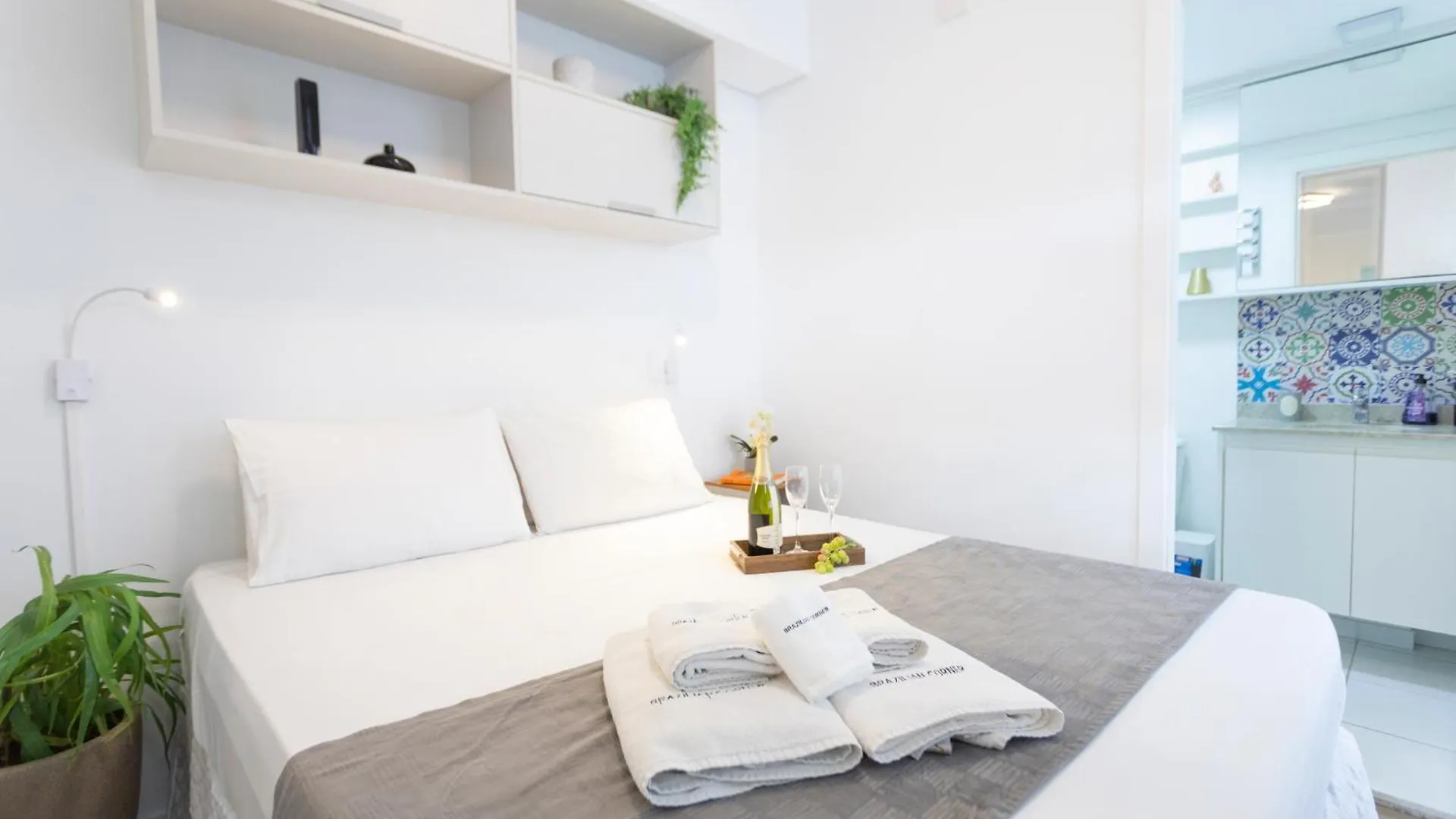 Apartamentos Na Bela Vista Com Piscina E Vaga De Garagem São Paulo